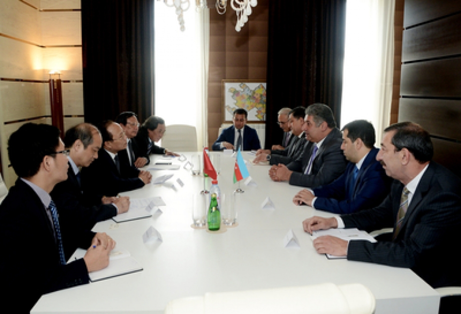 Azerbaijani Minister of Youth and Sports meets Vietnamese counterpart