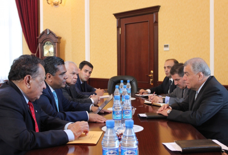 Honduran Economic Development Minister visits Azerbaijani Ministry of Energy