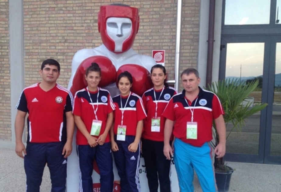 Azərbaycan millisinin üç idmançısı gənc qızlar arasında boks üzrə Avropa birinciliyində