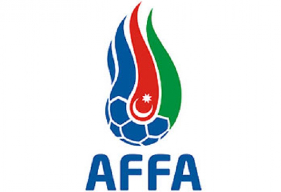 حكم جورجي للإتحاد الدولي في كرة القدم يدير مباراة بين فريقي أذربيجان و أوزبكستان