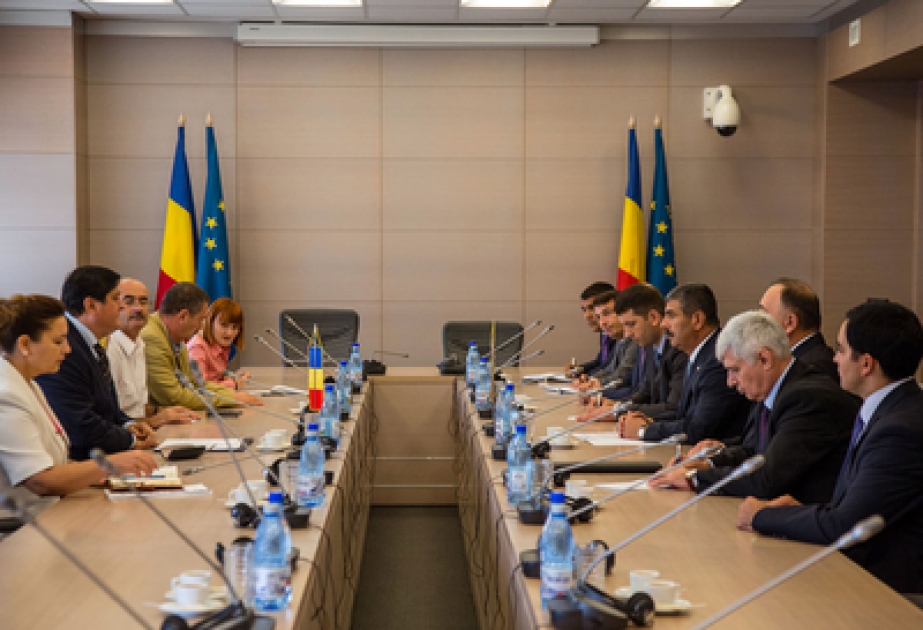 Azerbaijani Defense Minister meets Romanian Economy Minister