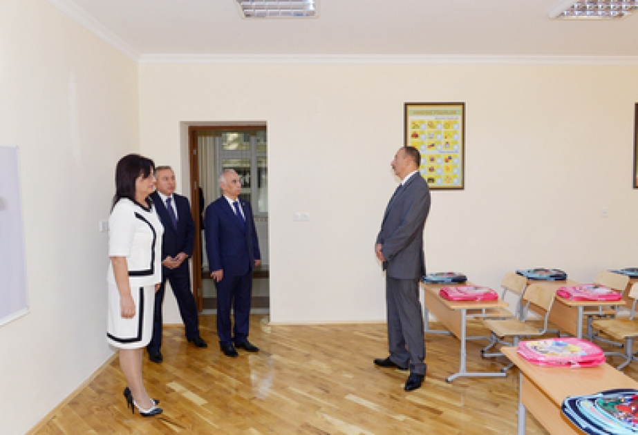 Le président Ilham Aliyev a visité l’école secondaire №46 pour se familiariser avec les conditions mises en place après les travaux de rénovation VIDEO