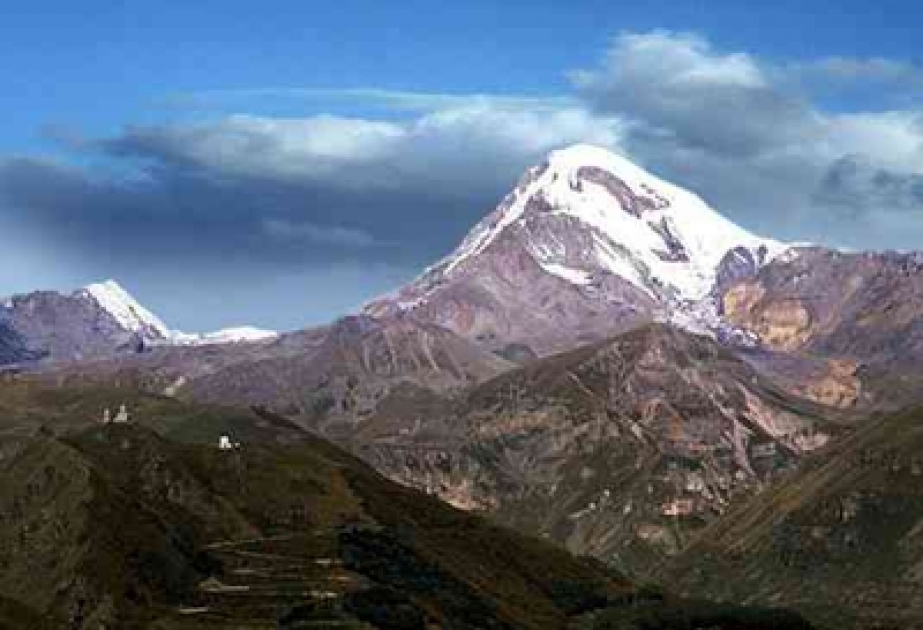 Azerbaijani climbers to conquer Mount Kazbek