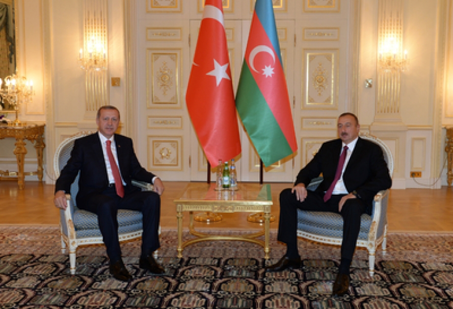 La rencontre en tête-à-tête des présidents azerbaïdjanais et turc VIDEO