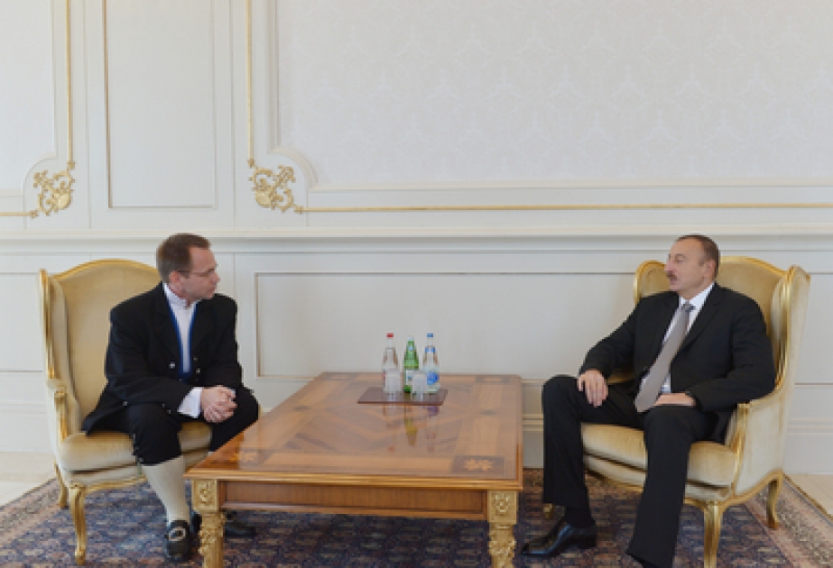 Le président Ilham Aliyev a reçu le nouvel ambassadeur de Norvège en Azerbaïdjan VIDEO