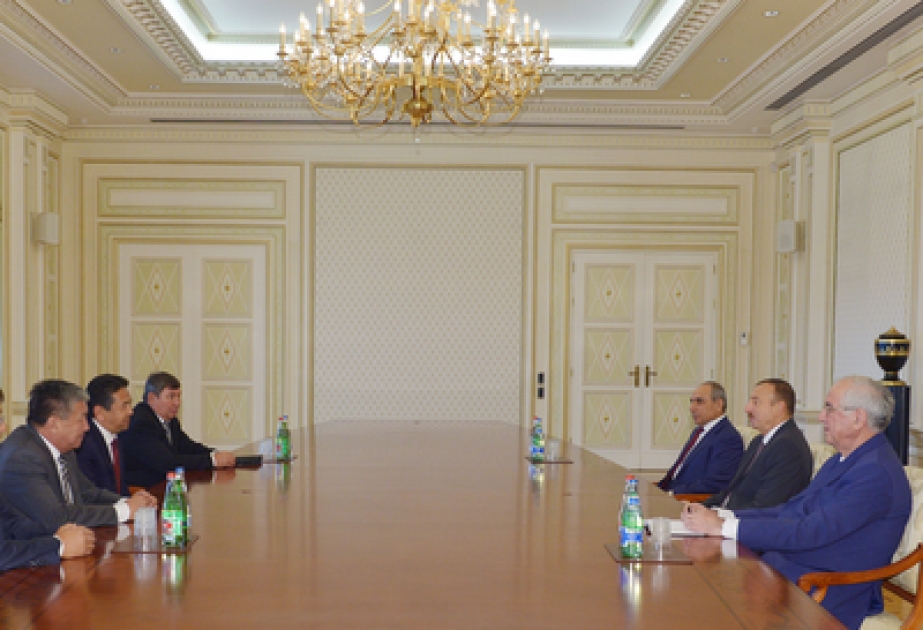 Президент Азербайджана Ильхам Алиев принял делегацию во главе с первым заместителем премьер-министра Кыргызстана ВИДЕО