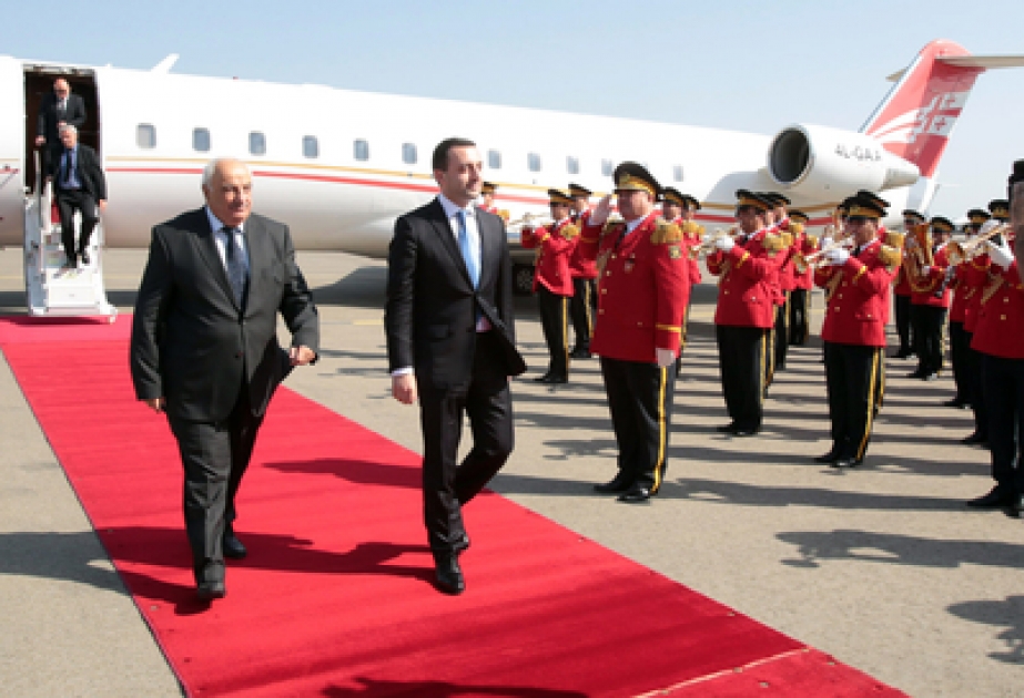 رئيس الوزراء الجورجي إيراكلي غاريباشفيلي يصل في زيارة رسمية إلى أذربيجان