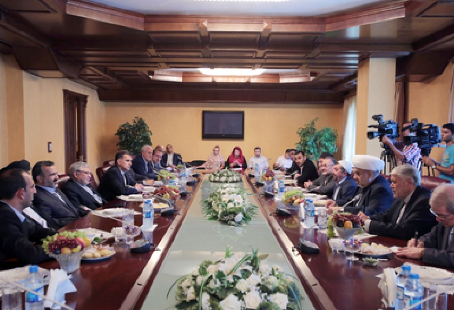 Iranian delegation visits Tazapir Mosque