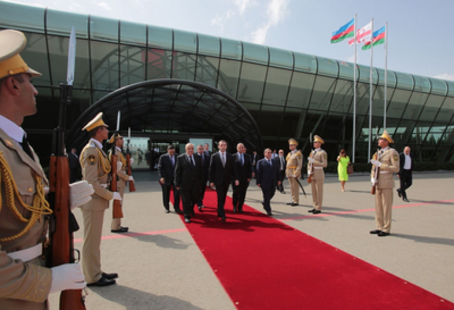 Georgian PM ends official visit to Azerbaijan