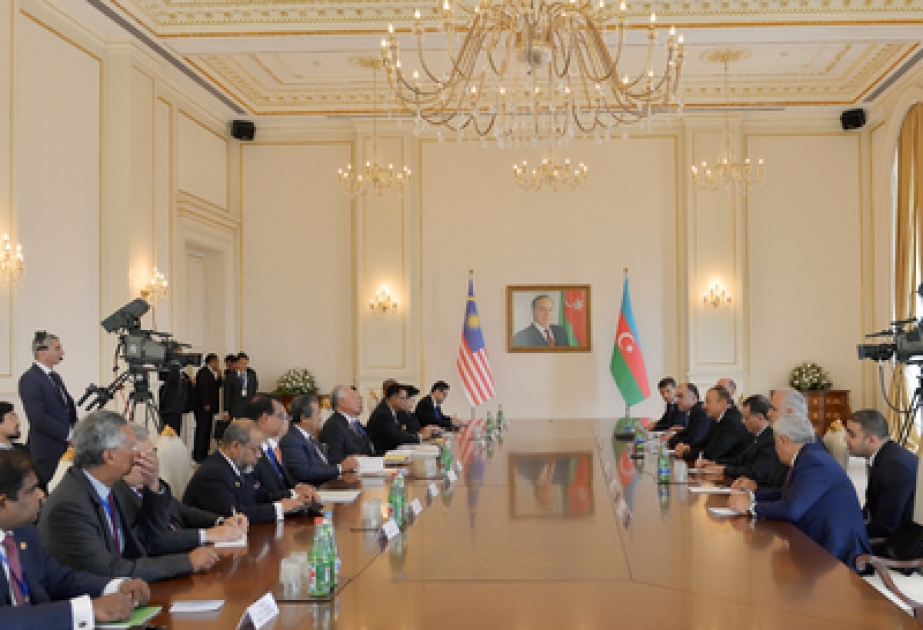 阿塞拜疆总统伊利哈姆•阿利耶夫与马来西亚总理穆罕默德•纳吉布•阿卜杜勒•拉扎克举行集体会晤