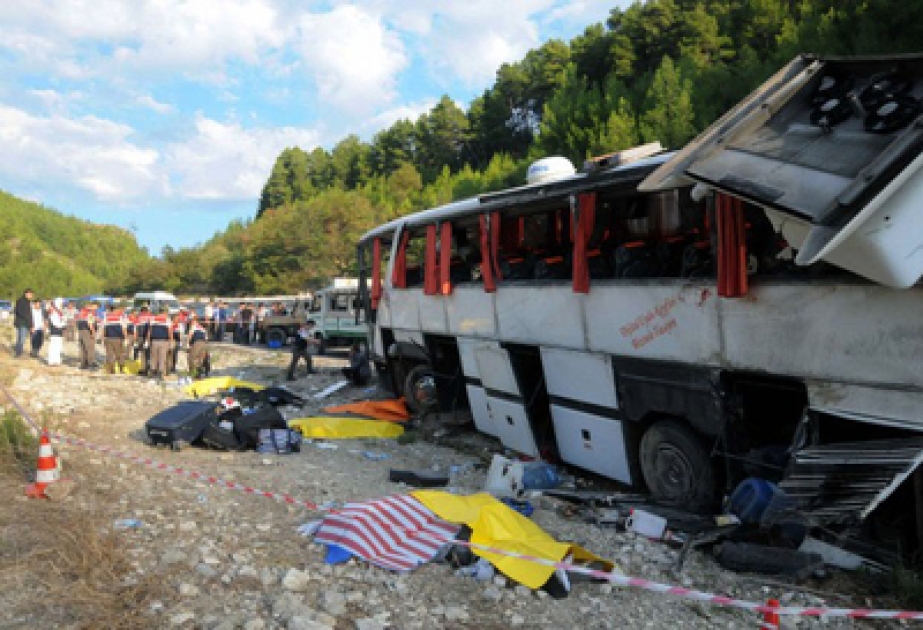 Antalyada avtobus qəzasında 13 nəfər ölüb