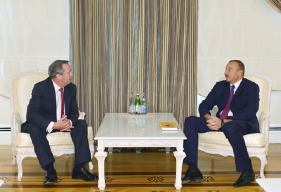 Президент Азербайджана Ильхам Алиев принял бывшего министра обороны Великобритании, члена парламента Лиама Фокса ВИДЕО