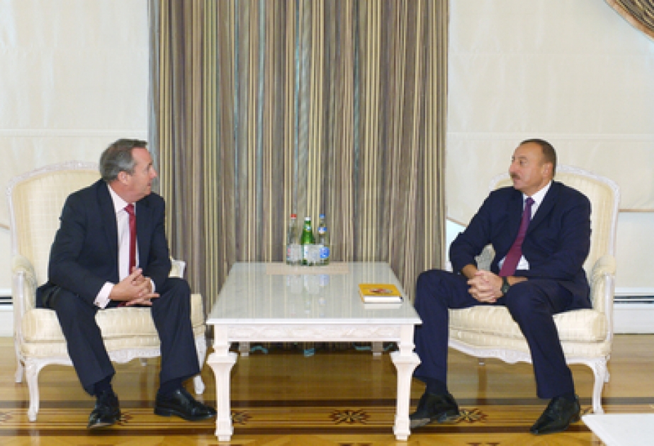 الرئيس إلهام علييف يستقبل وزير الدفاع البريطاني الأسبق عضو البرلمان ليام فوكس