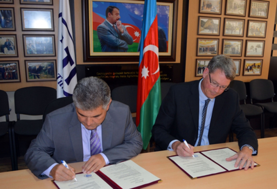 توقيع مذكرة تفاهم حول التعاون بين جامعة السياحة الأذربيجانية وجامعة ويلز آبيريسفيت البريطانية