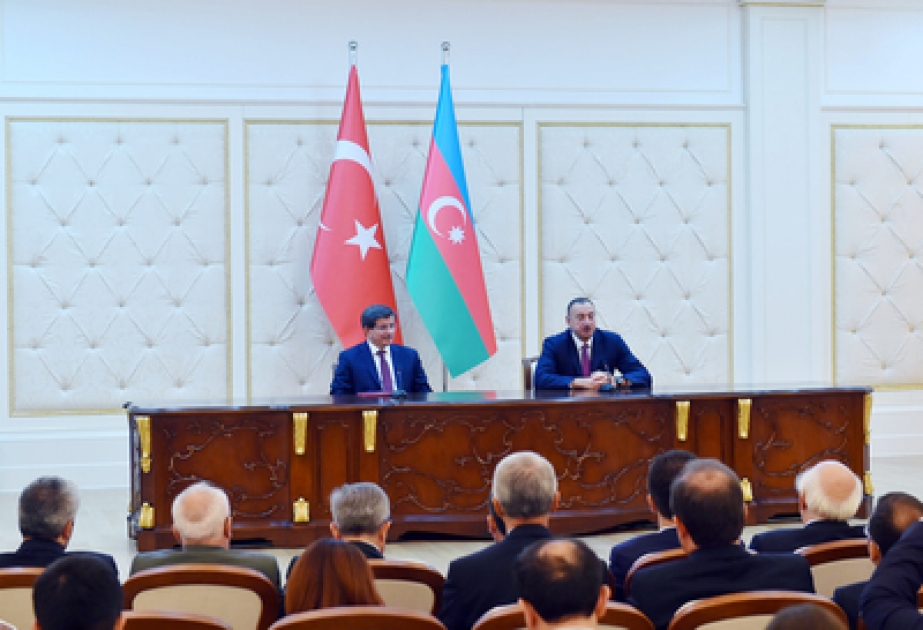 Azərbaycan Prezidenti İlham Əliyev və Türkiyənin Baş naziri Əhməd Davudoğlu mətbuata bəyanatlarla çıxış ediblər VİDEO