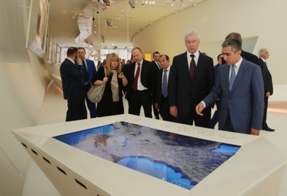 Bürgermeister von Moskau hat Heydar Aliyev Center besucht