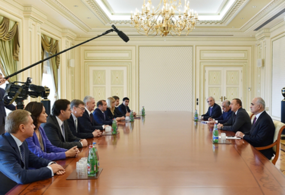 Entretien du Président de la République avec une délégation russe conduite le maire de Moscou VIDEO