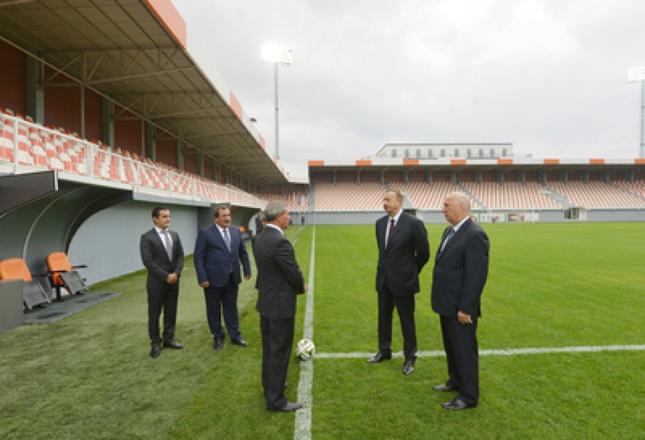 In der Siedlung Masazır des Stadtbezirks Apscheron ein neues Stadion gebaut VIDEO