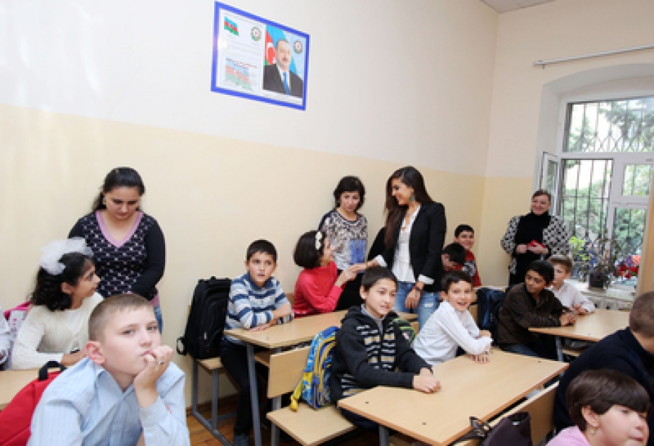 Vizepräsidentin der Heydar Aliyev-Stiftung Leyla Aliyeva hat im Stadtbezirk Nasimi von Baku die Schule Nr.268 besucht