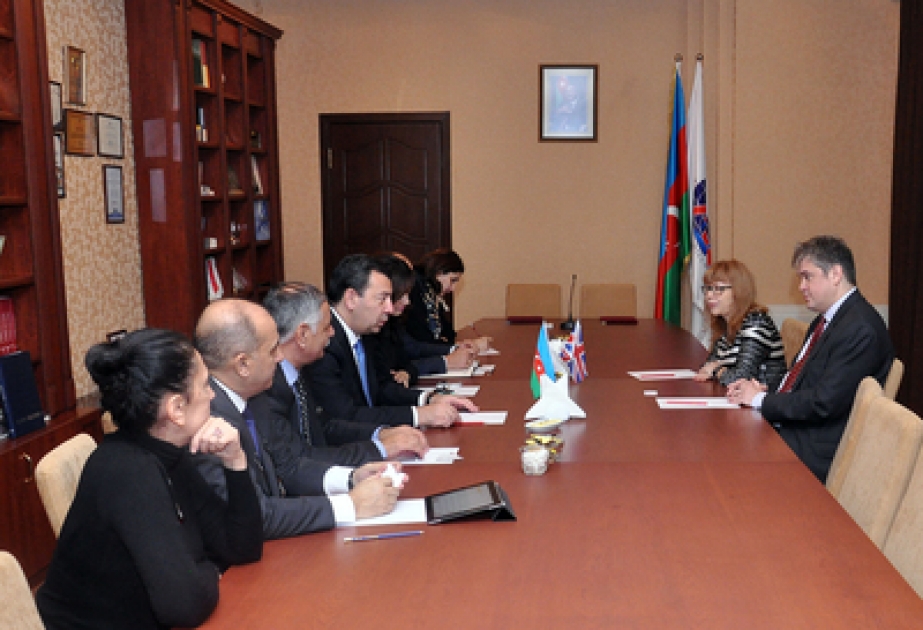 Zwischen der Aserbaidschanischen Sprachenuniversität und Education Services Oksbric eine Absichtserkläung unterzeichnet