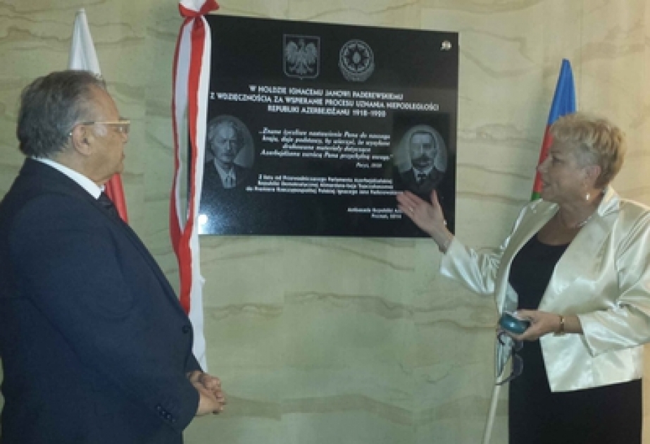 Polşada Əlimərdan bəy Topçubaşovun barelyefi açılıb
