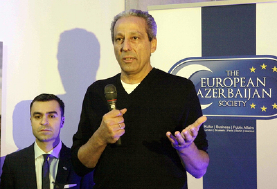 Ed Kashi’s emotional images of life in Azerbaijani IDP camps opens in Berlin
