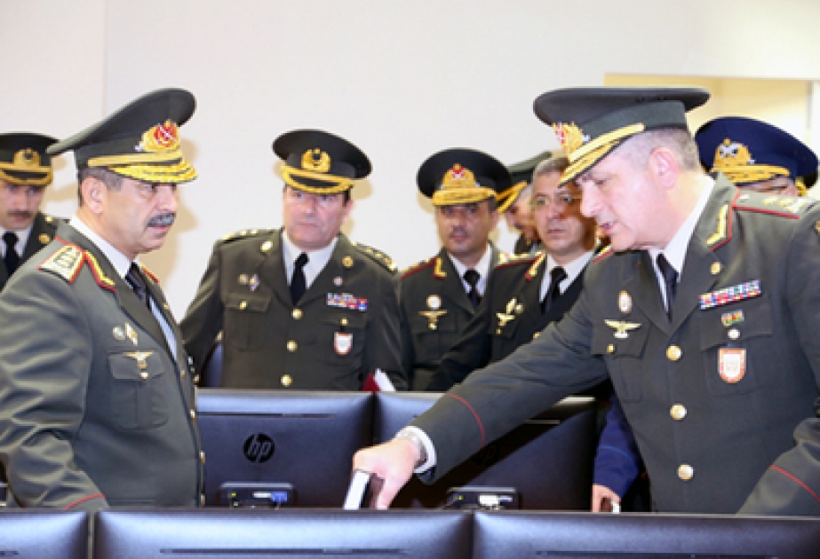 Müdafiə naziri Hərb Oyunları Mərkəzində