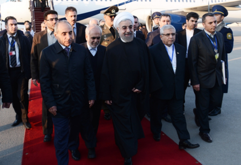 الرئيس الإيراني حسن روحاني يصل في زيارة رسمية إلى أذربيجان