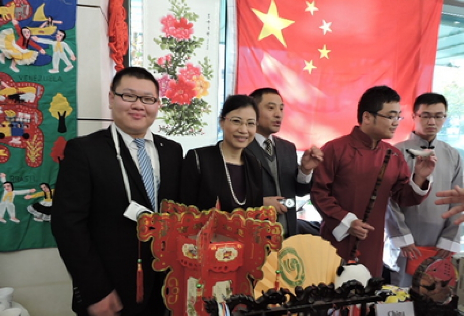 Hu Fenhua: Azərbaycanda Çin dilinin öyrənilməsinə böyük maraq var