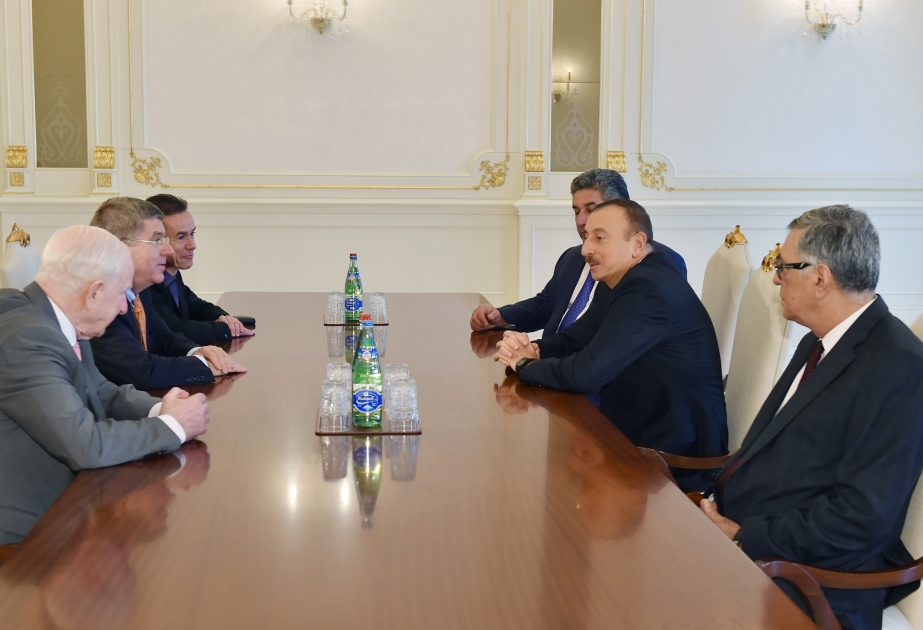 Президент Азербайджана Ильхам Алиев принял президентов Международного и Европейского олимпийских комитетов ВИДЕО