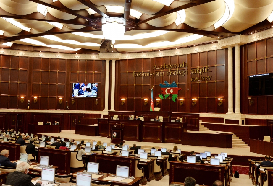 Milli Məclisdə 2015-ci il dövlət büdcəsi haqqında qanun layihəsinin müzakirəsi başa çatıb