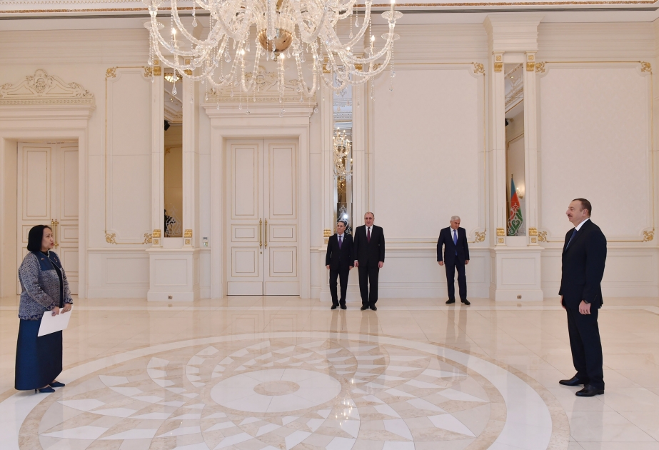 Le président Ilham Aliyev a reçu les lettres de créance du nouvel ambassadeur des Philippines en Azerbaïdjan VIDEO