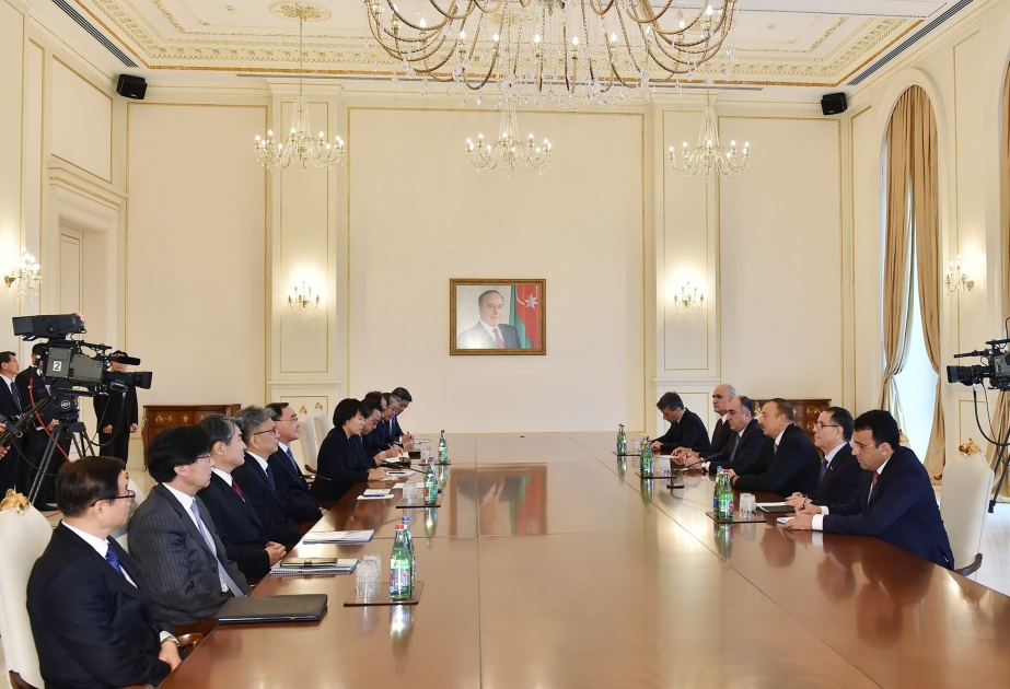 Präsident Ilham Aliyev hat eine Delegation um den Premierminister der Republik Korea empfangen VIDEO