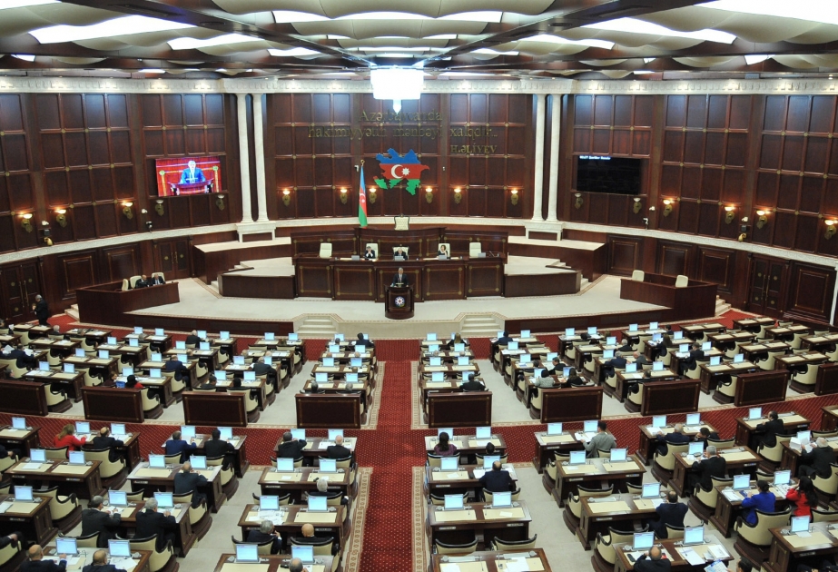 2015-ci il dövlət büdcəsi təsdiqlənib