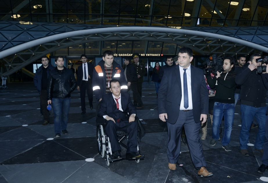 Türkiyədə müalicə olunan hərbçilərimizdən biri Vətənə qayıdıb