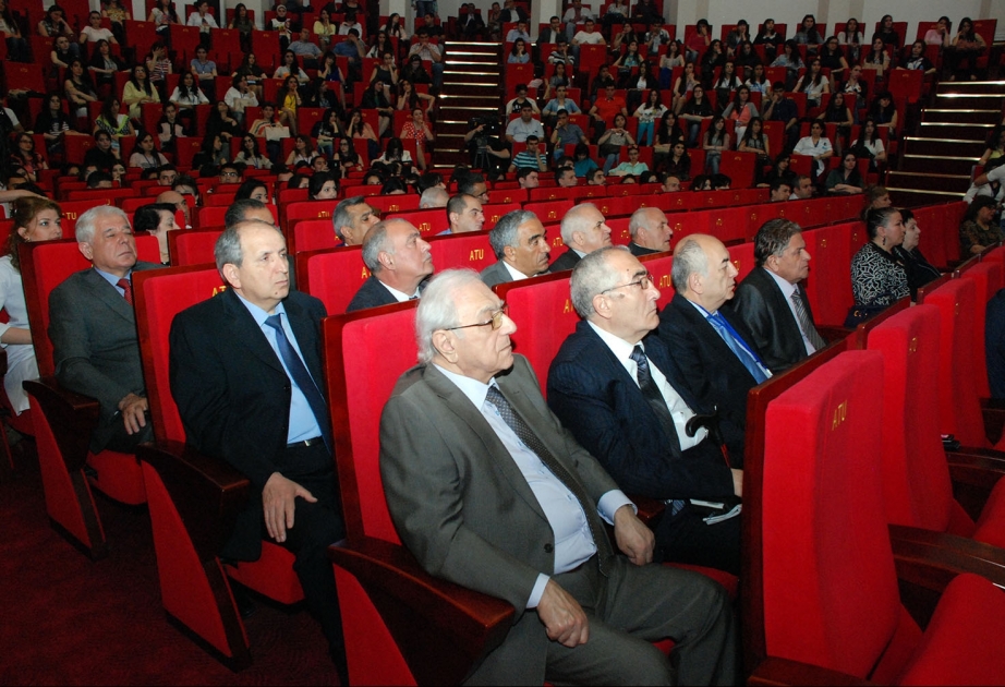 Rektor tələbələrin problemlərinin həlli üçün tapşırıqlar verdi