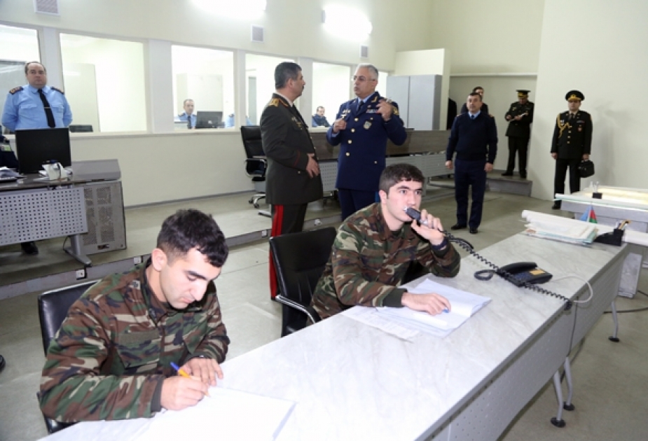Müdafiə naziri Hərbi Hava Qüvvələrinin Mərkəzi Komanda Məntəqəsində olub