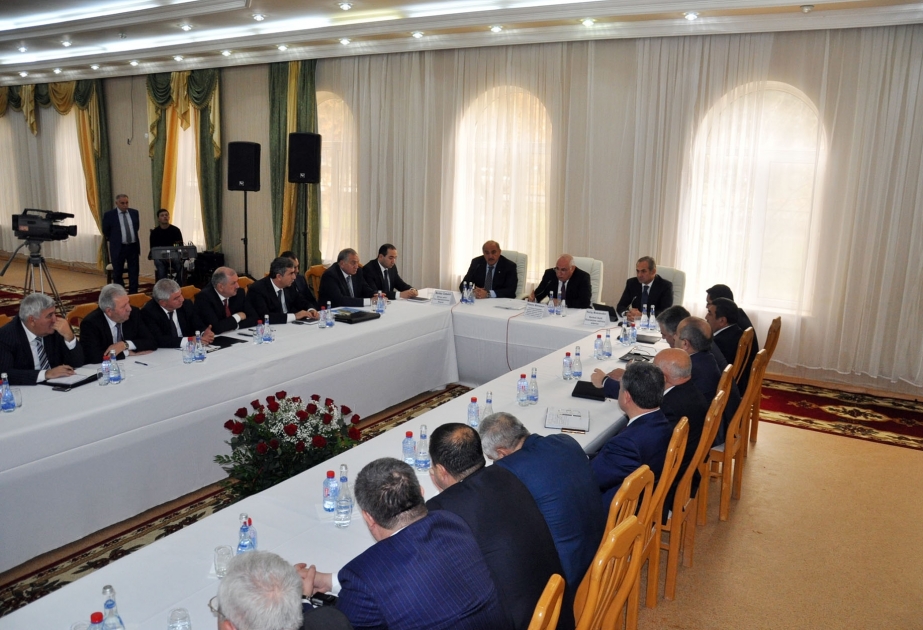 Məlumat sessiyasında seçki prosesində yerli icra hakimiyyətlərinin və dairə seçki komissiyalarının səlahiyyət və vəzifələri müzakirə edilib