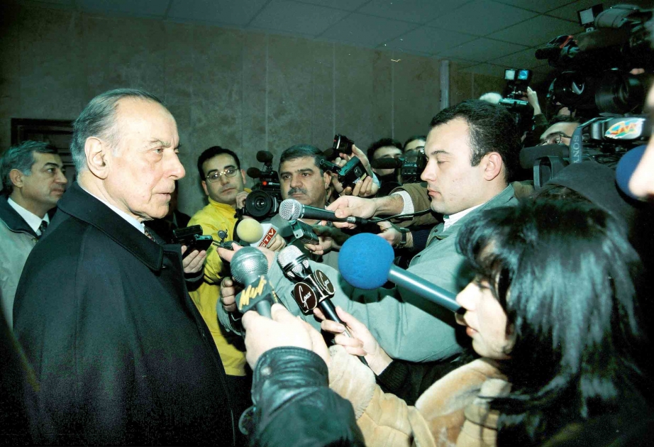 Demokratiya dərsləriFikir, söz və məlumat azadlığının qarantı azad mətbuatdır
