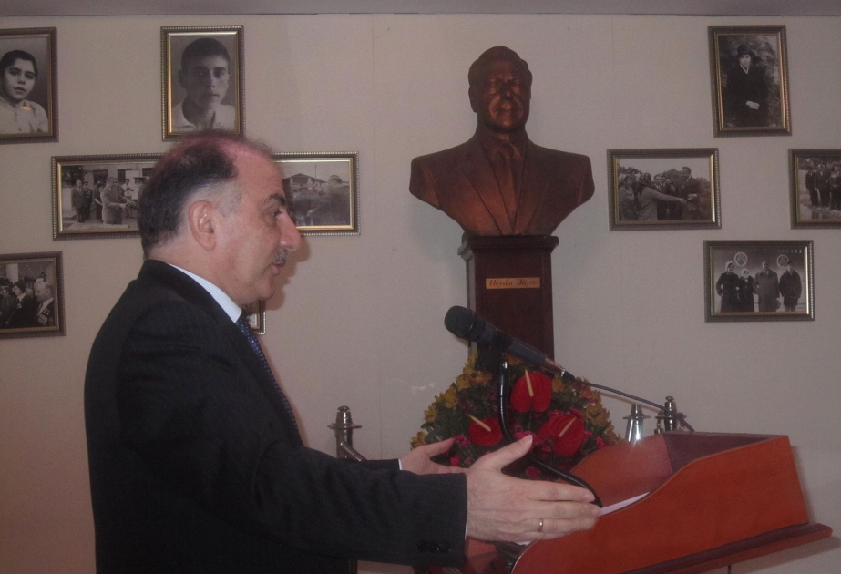Tehranda ümummilli lider Heydər Əliyevin xatirəsinə həsr olunan anım mərasimi keçirilib