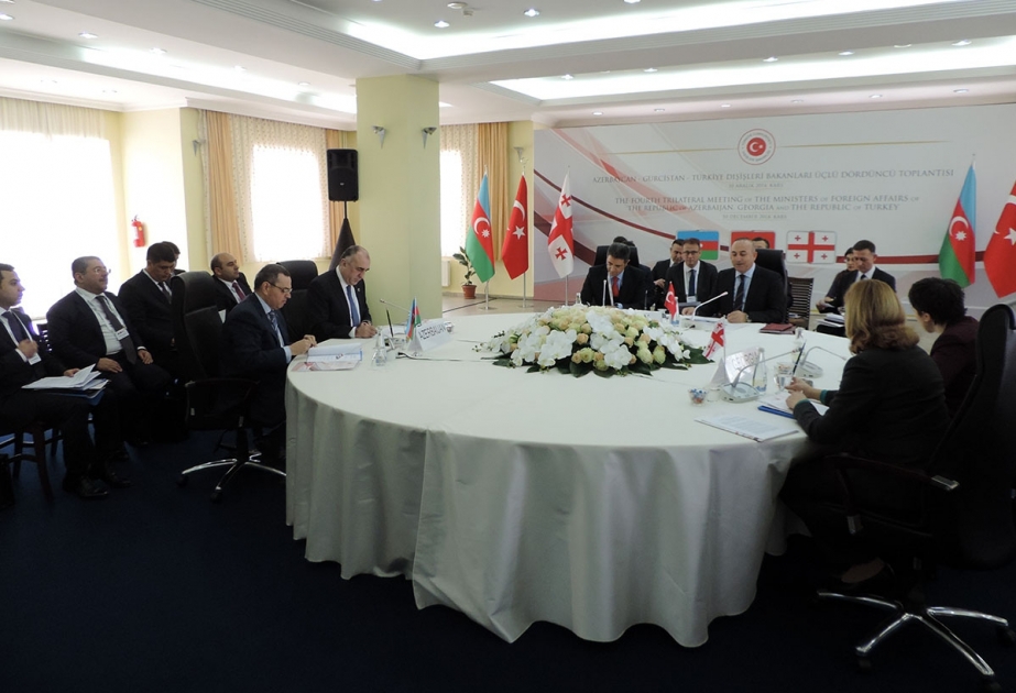 Trilaterales Treffen der Außenminister von Aserbaidschan, Georgien und der Türkei in Kars