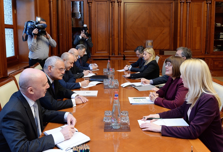 رئيس الوزراء الأذربيجاني يلتقي مع رئيسة البرلمان الصربي