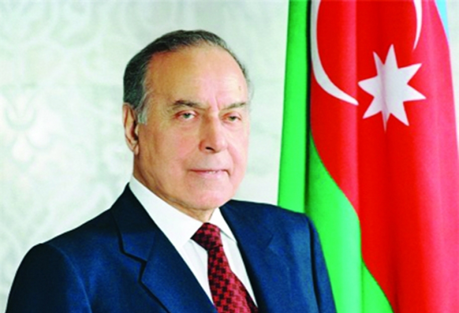Əbədiyaşar lider