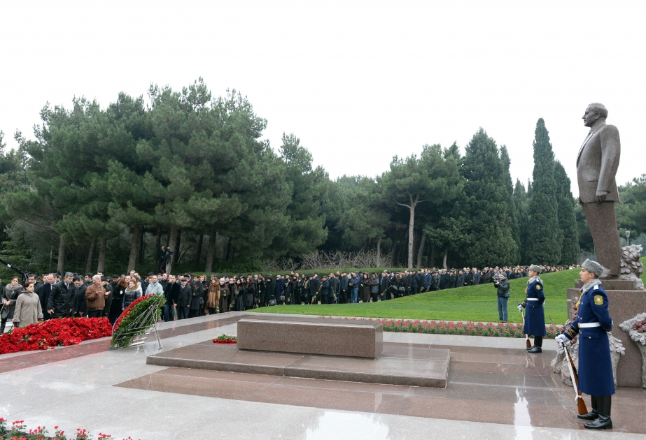 Общенародная любовь к памяти великого лидера Гейдара Алиева бесконечна