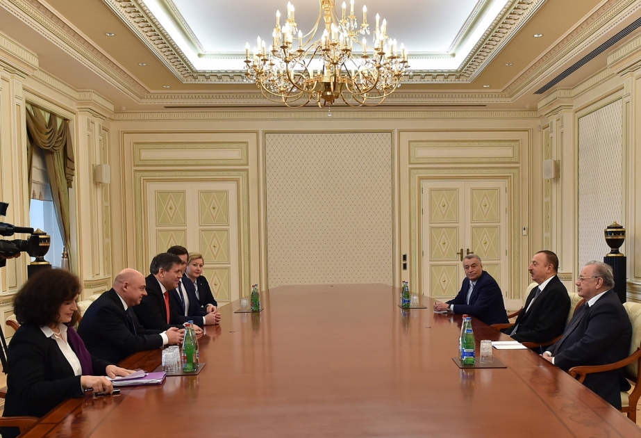 阿塞拜疆总统伊利哈姆·阿利耶夫接见以波兰副总理为首的代表团