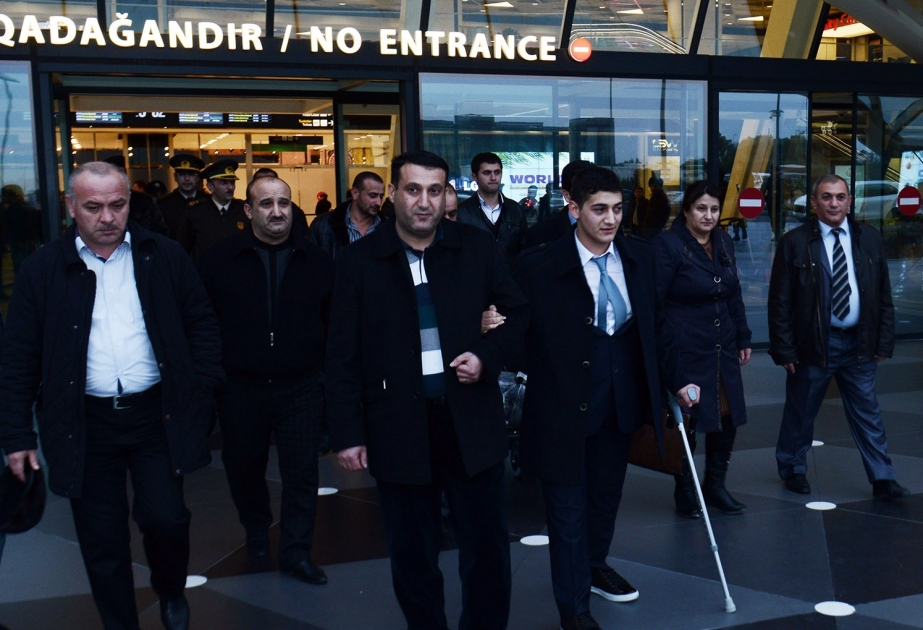 Le soldat azerbaïdjanais soigné en Turquie regagne la patrie