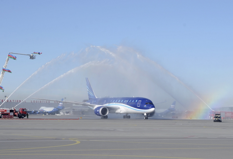 Boeing-787-8 Dreamliner débarque en Azerbaïdjan