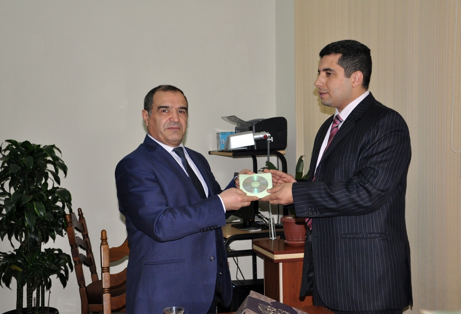阿塞拜疆图书馆获赠埃及文化书籍