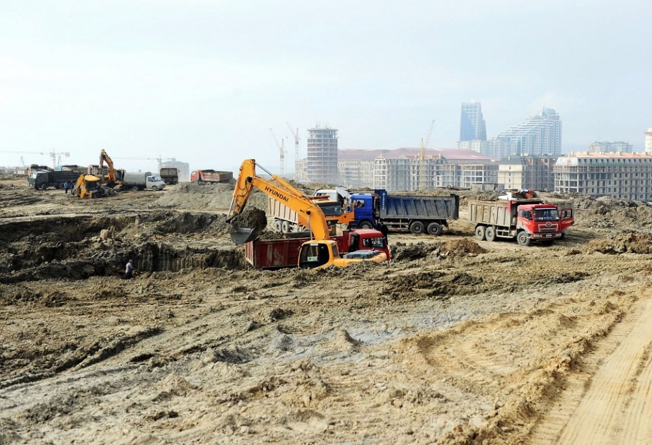 Ötən il Bakı Ağ Şəhər layihəsi ərazisindən 662,5 min kubmetrədək neftlə çirklənmiş torpaq daşınıb