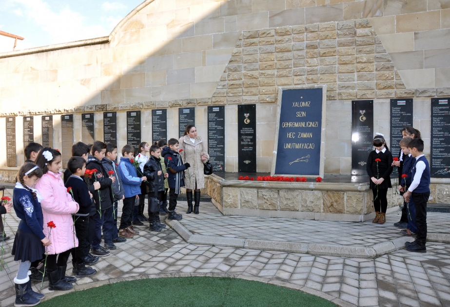 Zaqatala məktəbliləri 20 Yanvar faciəsi qurbanlarının xatirəsini anırlar